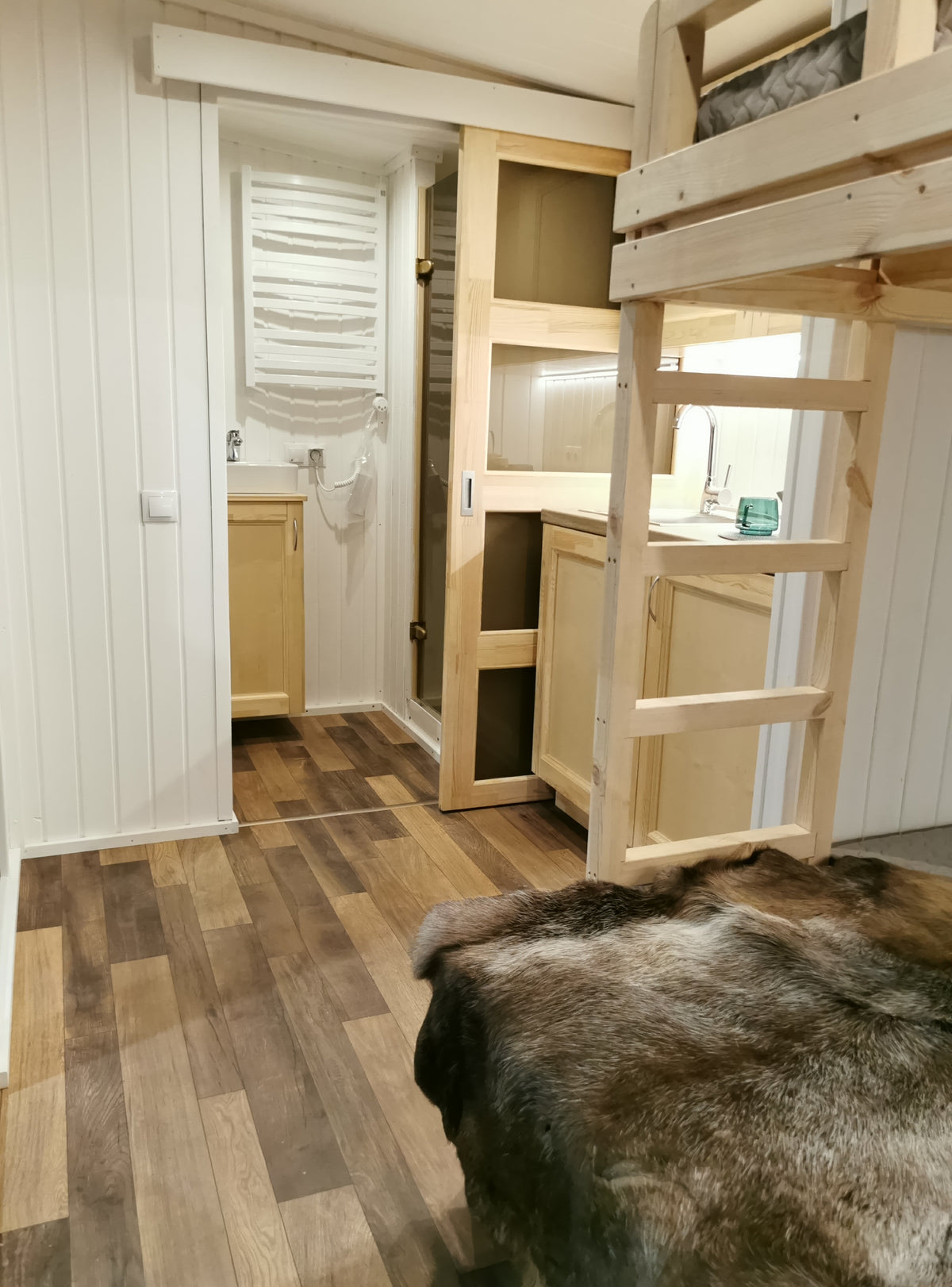Aspen 9.19 m² Mo-House - 2.3 × 4.9 m Insulated Backyard Room
